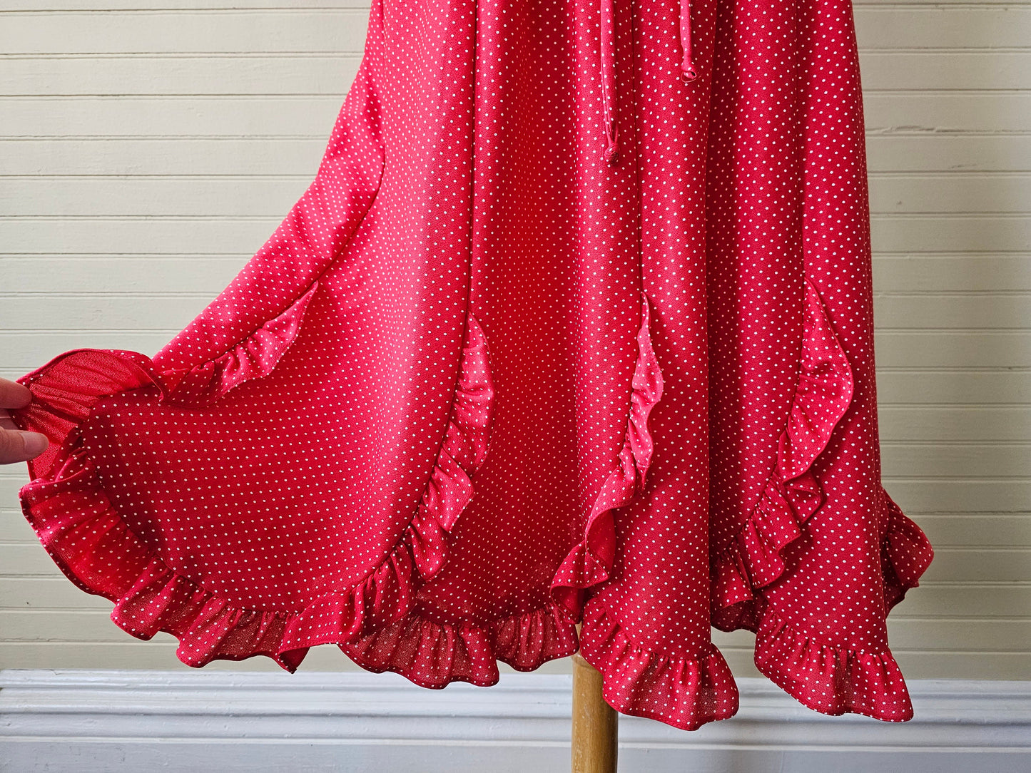 Vintage dress, small red white polka dots 70s elastic waist wrap v neck long sleeves ruffle skirt puff sleeves sexy flirty original belt tie