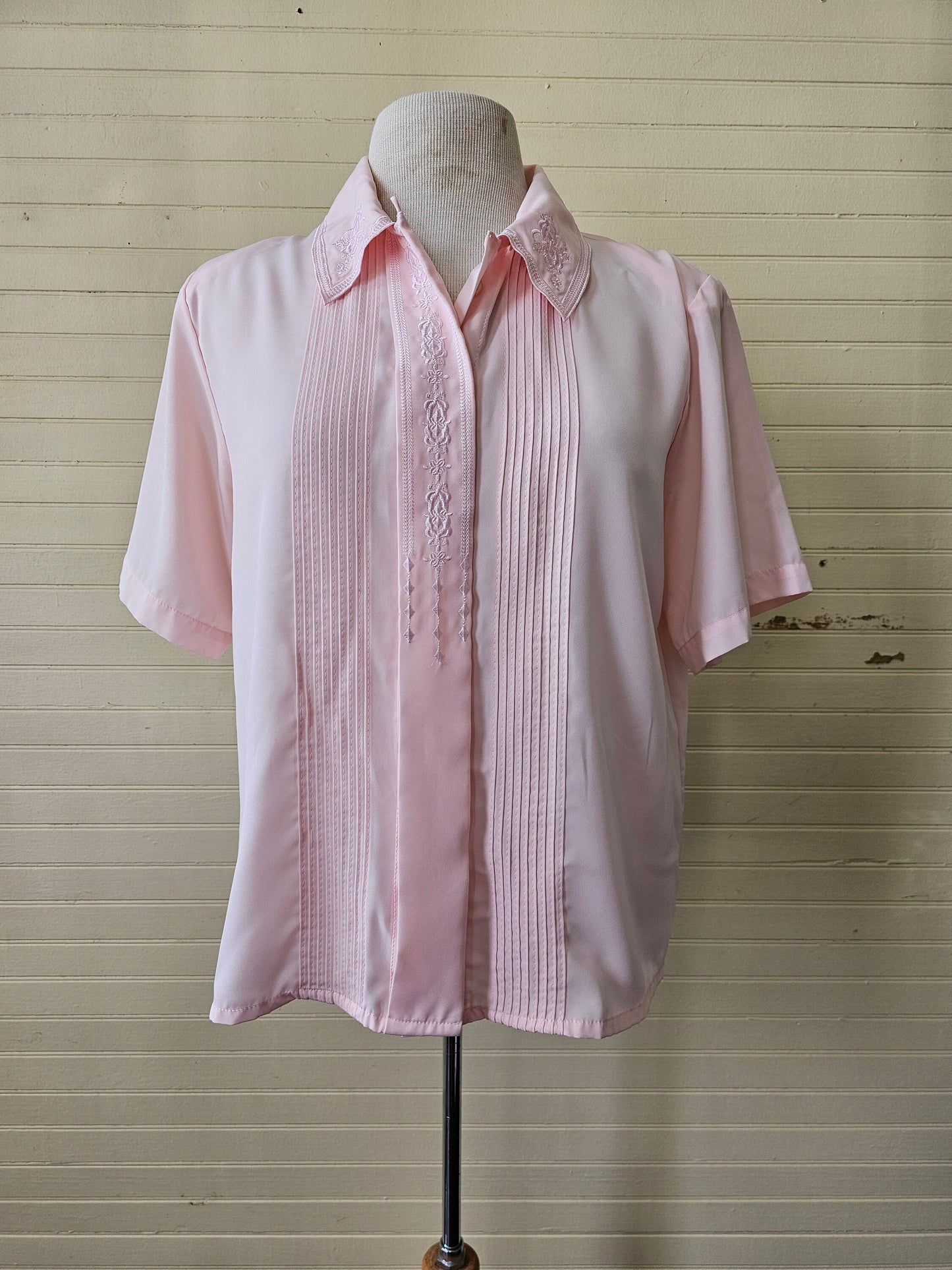 Vintage blouse, Claudia Richard 10p pink short sleeves button up front embroidered floral pleated fancy dressy flowy collar shoulder pads 90