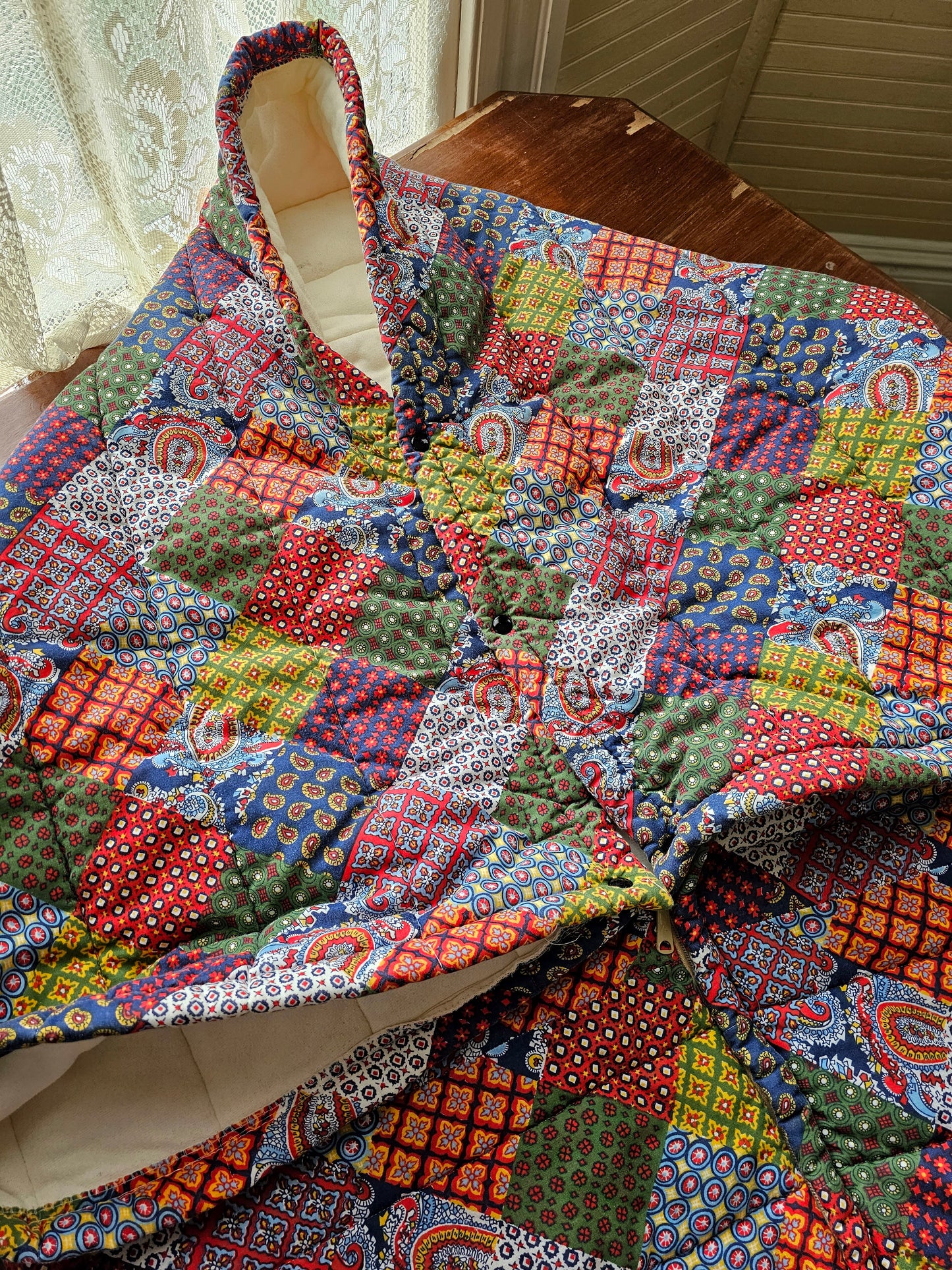 Vintage sleeping bag Snug Sack one size adult 70s patchwork quilted thick floral paisley wearable blanket zipper snaps camping red navy primary colors retro