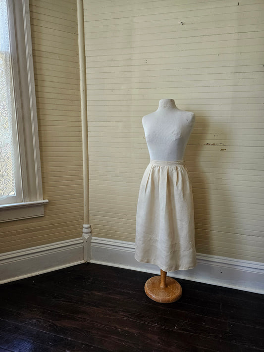 Vintage skirt, Cloak of Many Colors Liberty and Lucrezia size 6 linen off white lined below the knee waistband side zipper embroidered scallops A-line pleated simple minimal elegant