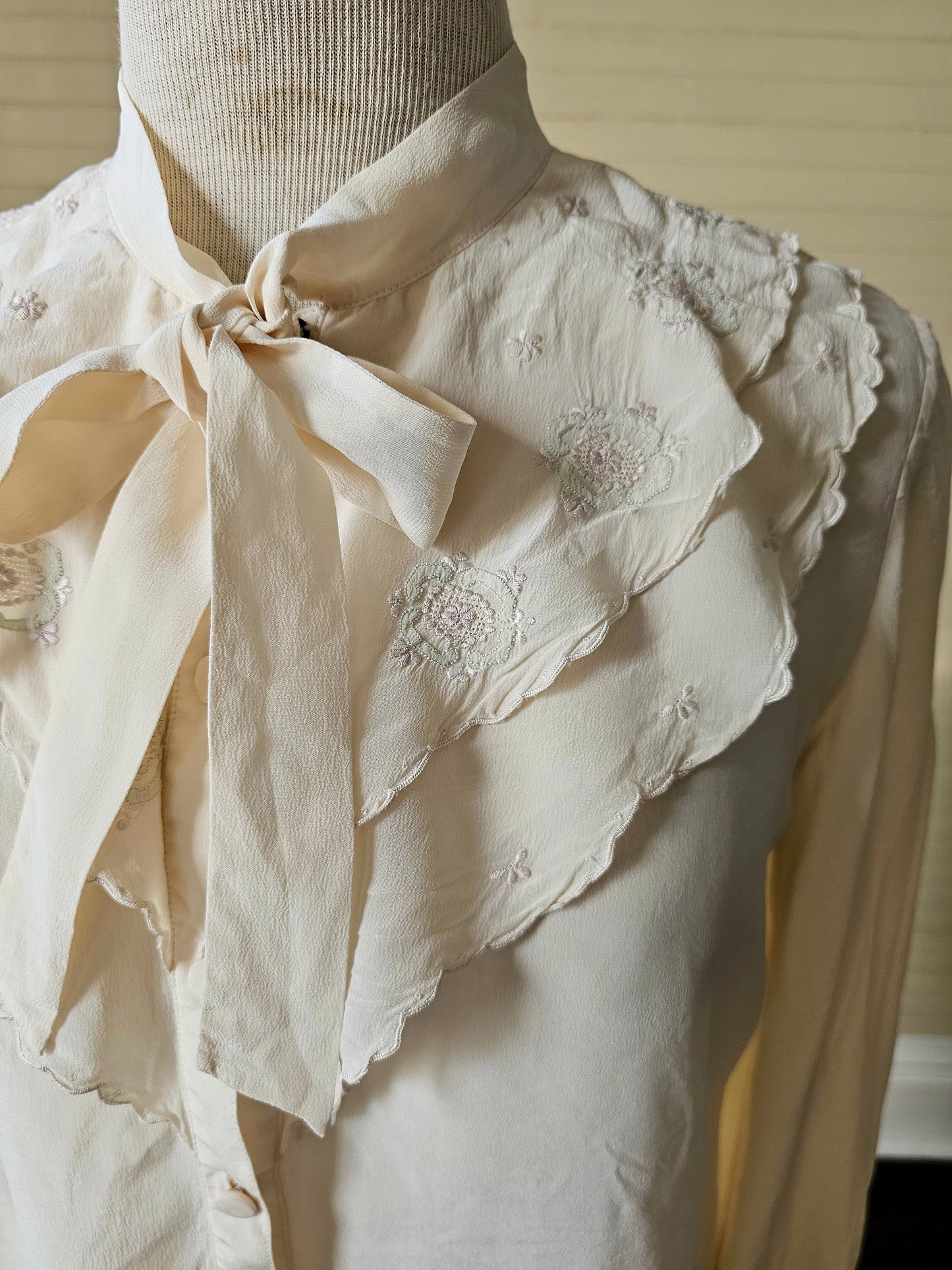 Vintage blouse Tramo size 42 pussy bow collared ruffled flounce long sleeve pure silk embroidered floral cream button up front scallop edge feminine flowy dressy fancy academia librarian granny chic