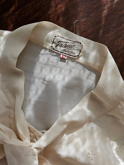 Vintage blouse Tramo size 42 pussy bow collared ruffled flounce long sleeve pure silk embroidered floral cream button up front scallop edge feminine flowy dressy fancy academia librarian granny chic