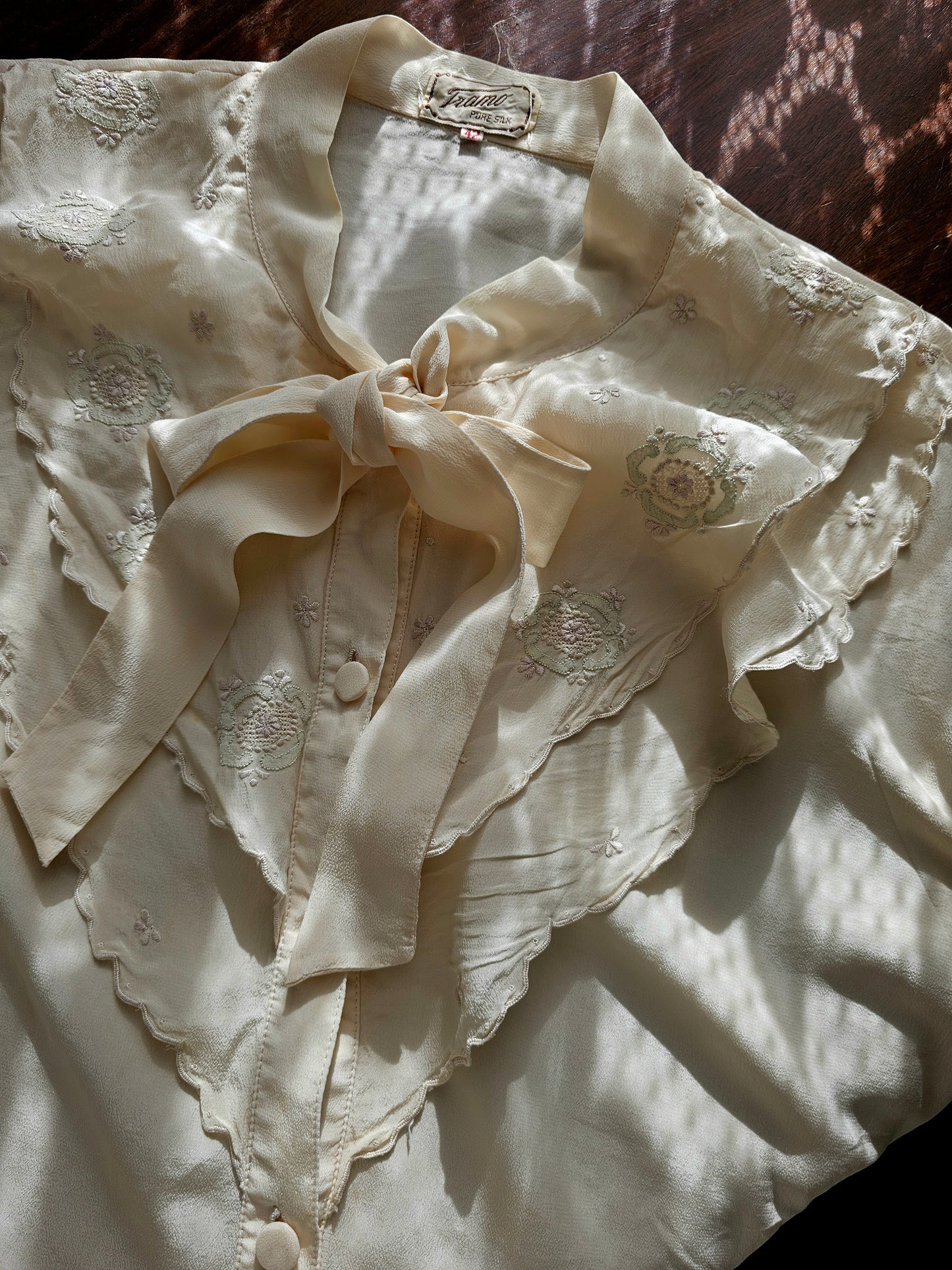 Vintage blouse Tramo size 42 pussy bow collared ruffled flounce long sleeve pure silk embroidered floral cream button up front scallop edge feminine flowy dressy fancy academia librarian granny chic