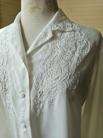 Vintage blouse white long sleeve collared button up front eyelet lace floral paisley Battenberg Battenburg fancy dressy medium large