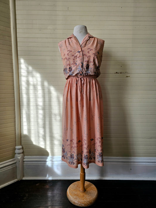 Vintage dress Terri Juniors California size 9 peach pink floral 70s sleeveless button up front collared elastic waist A-line below knee length waist tie flowy feminine