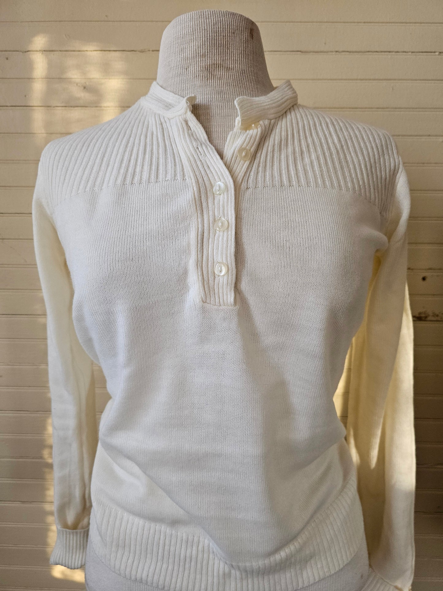 Vintage sweater white long sleeve button up v neck pullover ribbed stretchy simple knit layering shirt gender neutral men women