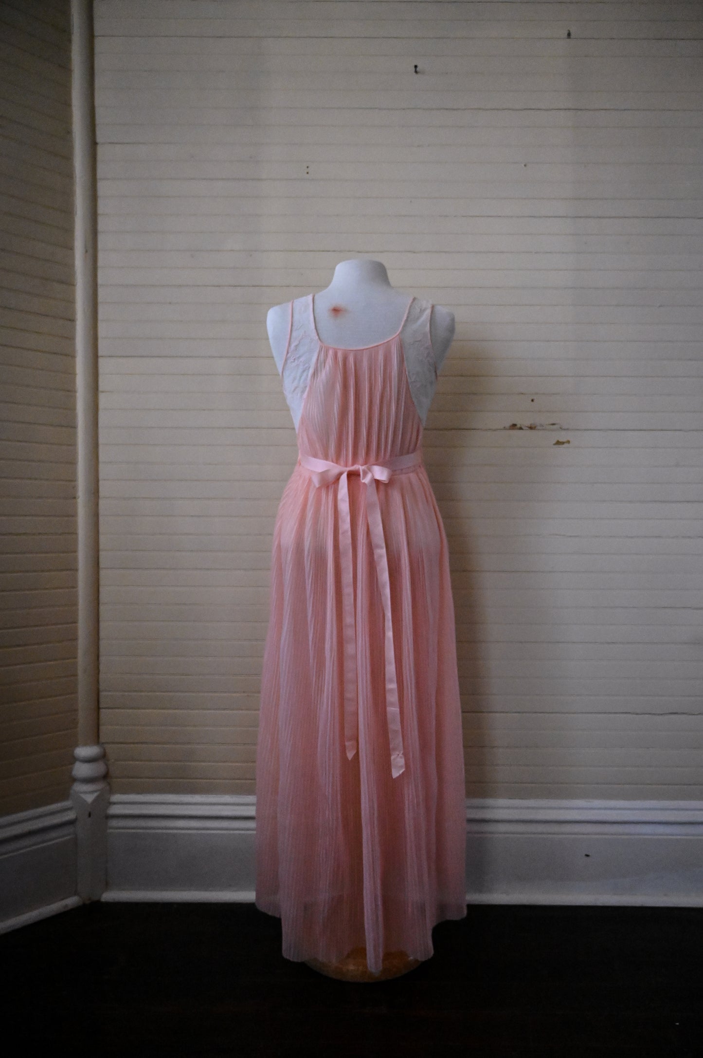 Vintage peignoir gown Rogers run proof 32 peachy pink nightgown sleeveless long maxi ankle length sheer pleated scoop neck floral lace waist ties romantic 60s