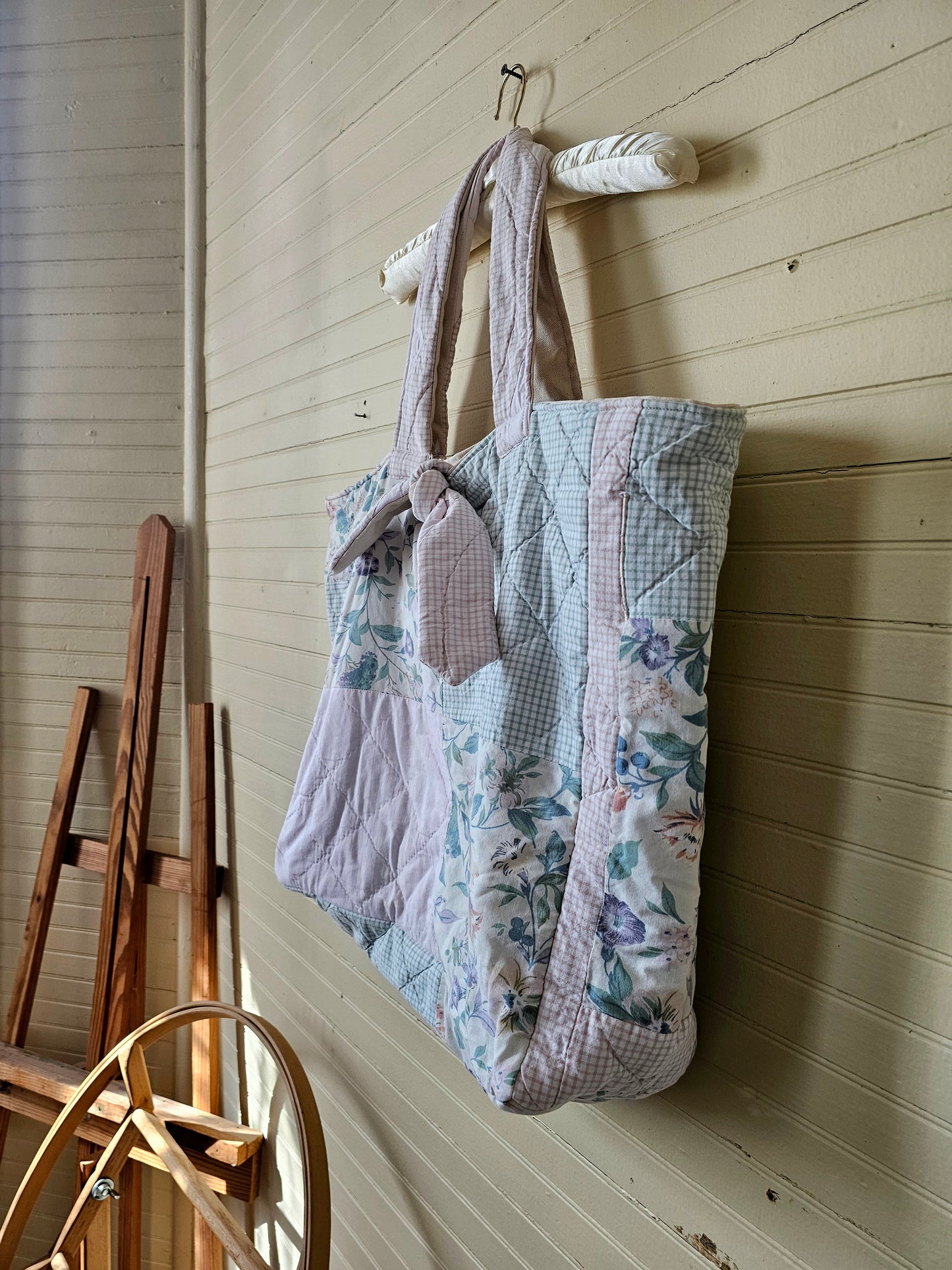 Handmade quilt bag, green pink patchwork floral large oversized carryall tote fully lined cream canvas tie closure inside pocket refashioned repurposed upcycled granny chic
