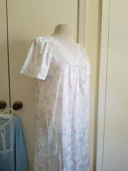 Vintage Floral Vanity Fair Dress Robe