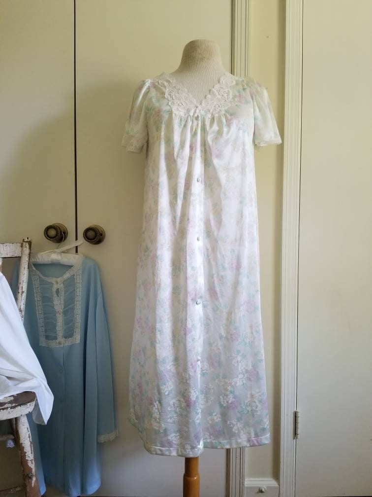 Vintage Floral Vanity Fair Dress Robe