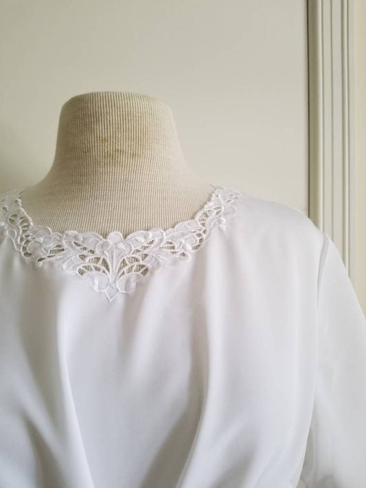 Vintage White Blouse / Brownstone Studio / Size 16 / Dressy / Eyelet / Lace / Cutwork / Short Sleeves / Casual / Shirt / Top / Granny Chic