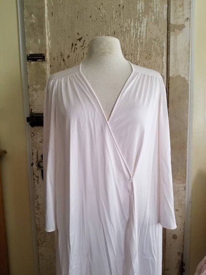 Vintage White Robe / Vanity Fair Robe / Size Medium Robe / Bridal Robe / Bridesmaid Robe