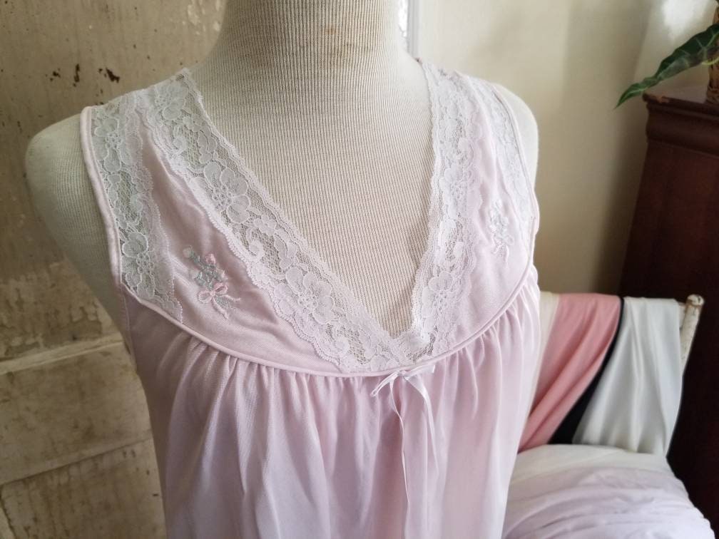 Vintage Pink Nightgown / Lady Manhattan Nightgown / Lingerie Nightgown / Pink Lace Nightgown