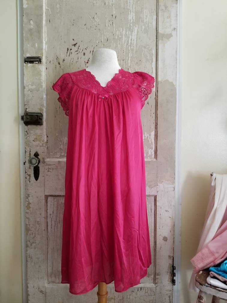 Vintage Cranberry Nightgown / Shadowline / Vintage Pajamas / Vintage Lingerie / Size Small / Nylon / Cap Sleeves / Pink Nightie / Lace Gown