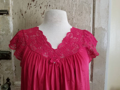 Vintage Cranberry Nightgown / Shadowline / Vintage Pajamas / Vintage Lingerie / Size Small / Nylon / Cap Sleeves / Pink Nightie / Lace Gown