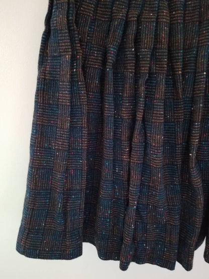 SALE Vintage Wool Skirt / Vintage Plaid Skirt / Vintage Handmade Skirt / 24" Waist / Pleated Skirt / Black Plaid Skirt