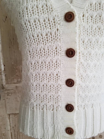 SALE Vintage White Knit Sweater Vest / Majestic Knitwear / Medium / 70s Knit Vest / Button Down Vest / V-neck Vest / Women's Sweater Vest