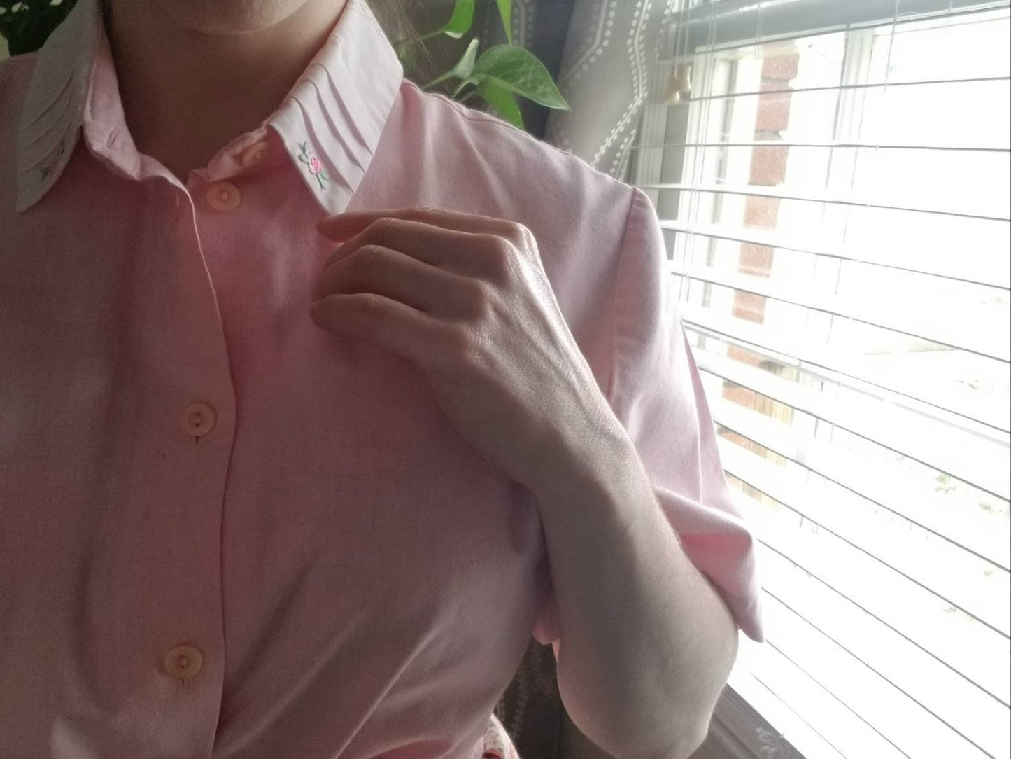 Vintage Pink Blouse / That's Me / Cotton Blouse / Button Up Shirt / Collared Shirt / Short Sleeves / Embroidered / Pleats / Rose / 80s Top