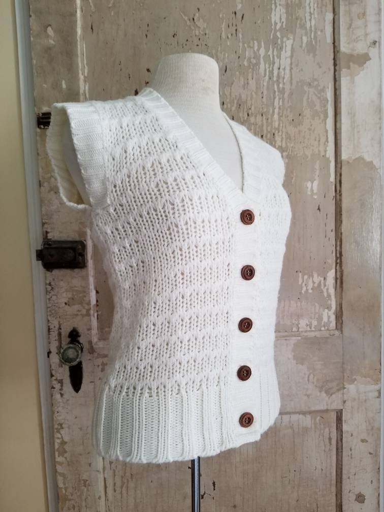 SALE Vintage White Knit Sweater Vest / Majestic Knitwear / Medium / 70s Knit Vest / Button Down Vest / V-neck Vest / Women's Sweater Vest