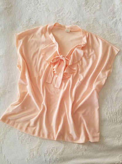 Vintage Peach Top / Size 20 / Women's / Dressy / Pussy Bow Tie / Neck Ruffle / V-Neck / Jabot / Batwing Sleeves / 70s Lady / Secretary Shirt