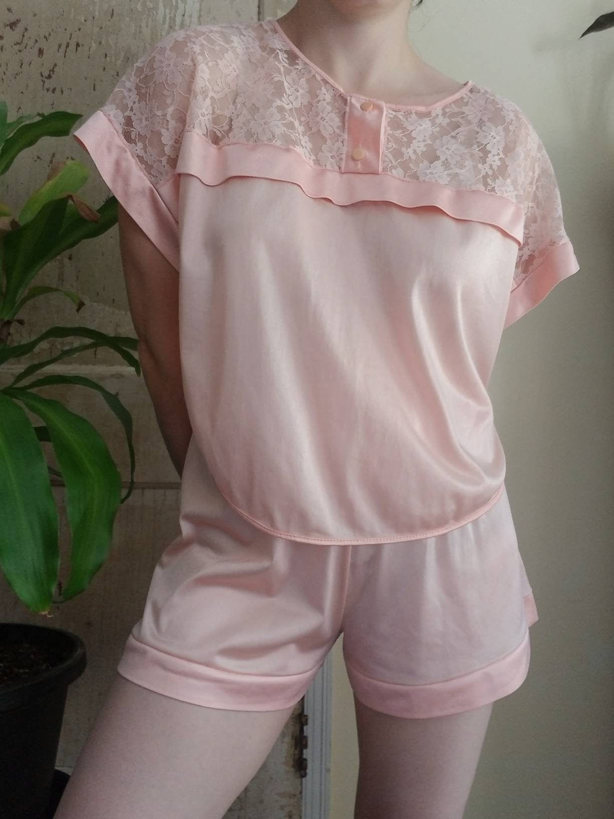 Vintage Pink Pajama Set / Jill Andrea / Medium / Shorts Set / Nylon / Lace / Top Set / Short Sleeves / Pajamas / Sleep Set / PJs / Lingerie