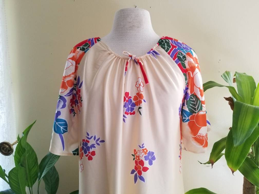 Vintage Floral Dress / Caftan / MuuMuu / House Dress / Maxi / Ankle Length / Tropical / Boho Festival / Vibrant / Hawaiian / Beach Cover Up