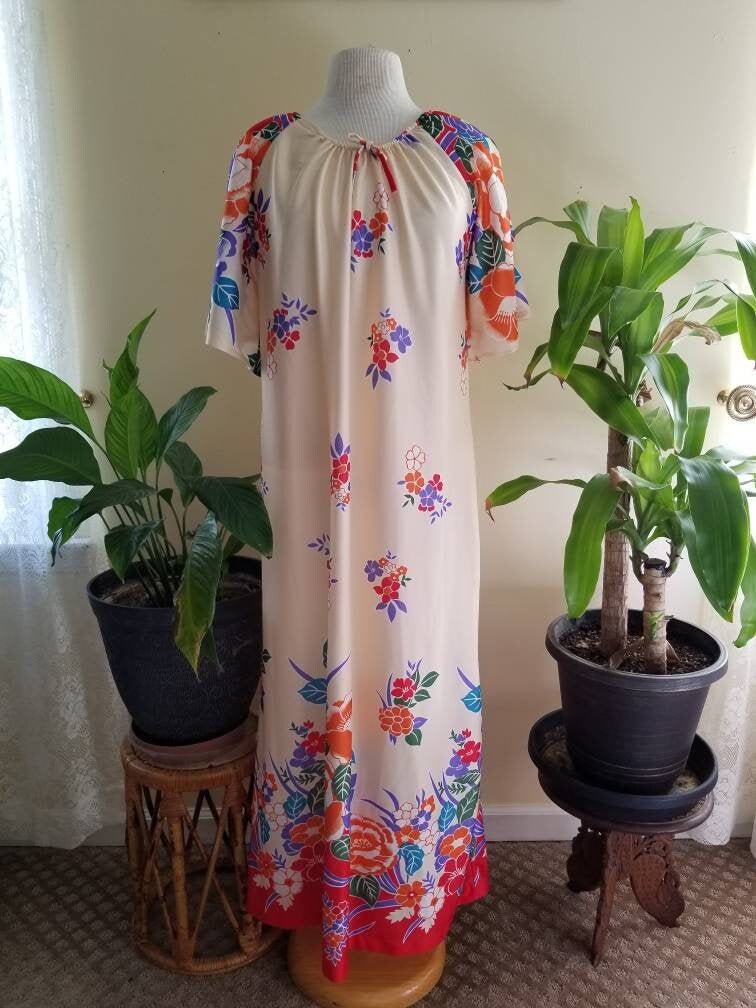 Vintage Floral Dress / Caftan / MuuMuu / House Dress / Maxi / Ankle Length / Tropical / Boho Festival / Vibrant / Hawaiian / Beach Cover Up