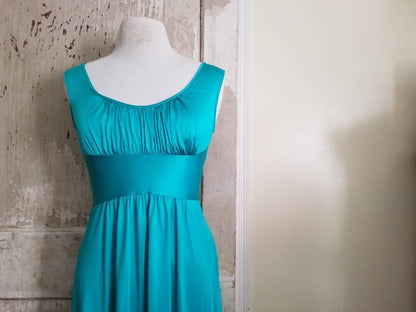 Vintage Green Nightgown / Vanity Fair / Size 32 / Grecian / Scoop Neck / Long / Maxi / Ankle Length / Sexy / Peignoir Gown / Sleeveless