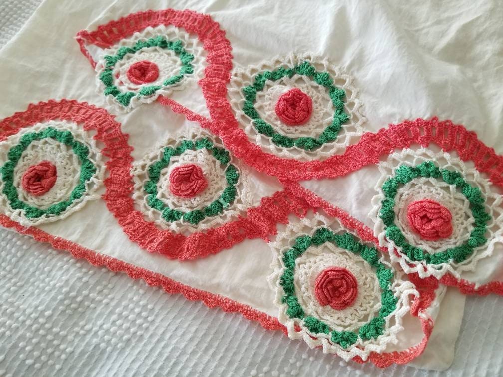 SALE Vintage Crochet Pillowcases / Set of 2 / Pair / Handmade / Pink / Green / Off White / Cream / Scallop / Rose / Medallion / 3-D / Granny Chic