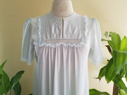 Vintage Nylon Nightgown / Shadowline / Small / Pale Blue / Pastel / Floral / Embroidered / Flowers / Lace / Short Sleeves / Knee Length