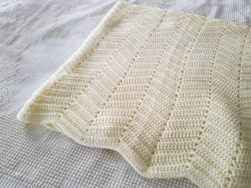 SALE Vintage Crochet Blanket / Handmade / White / Cream / Chevron / Scallop / Throw / Neutral / Granny Chic / Baby Gift / Crib Bedding / Nursery