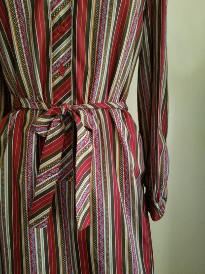 Vintage dress, Schrader Sport, 10, women, long sleeves, 70s, stripes, fall, autumn, brown, red, burgundy, button up, shirt dress, belt, midi