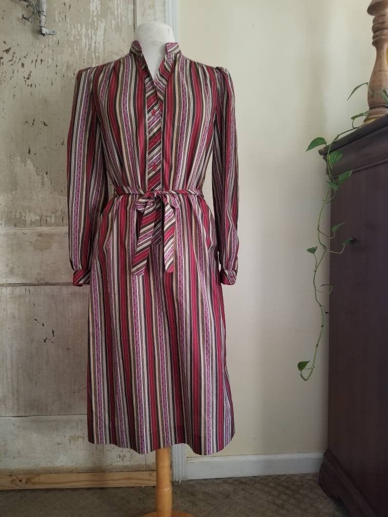 Vintage dress, Schrader Sport, 10, women, long sleeves, 70s, stripes, fall, autumn, brown, red, burgundy, button up, shirt dress, belt, midi