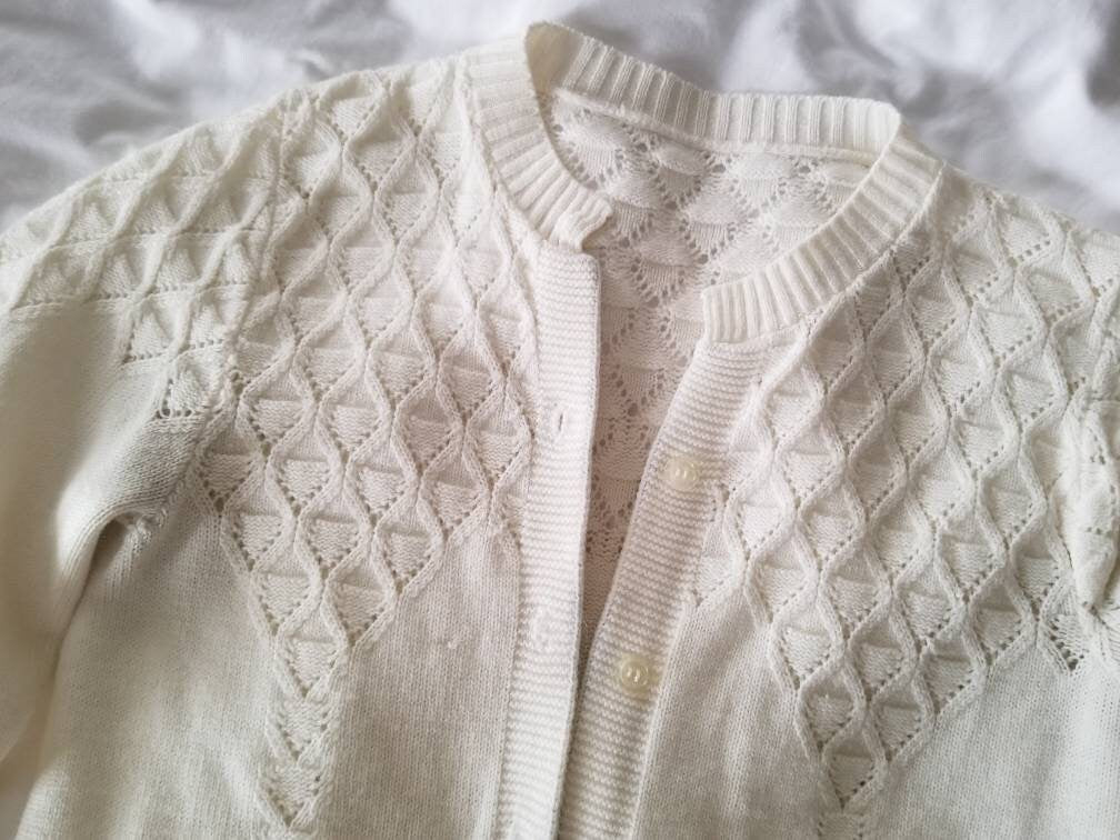 SALE Vintage sweater, cardigan, button up, long sleeves, white, 50s 60s, knit, long, women, triangles, geometric, small, acrylic, granny chic