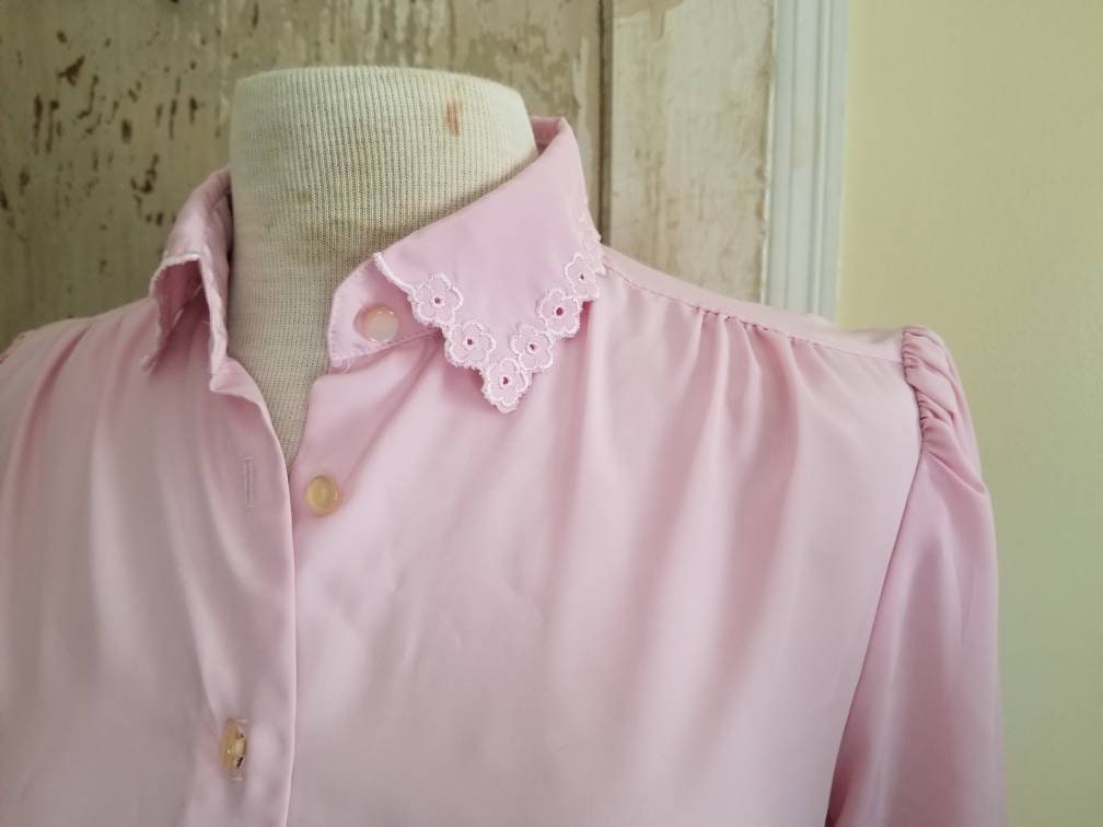 Vintage blouse, Jody, pink, bubblegum, long sleeves, shirt, button up, dressy, floral, lace, medium, collar, women, puff sleeves, girly, 70s