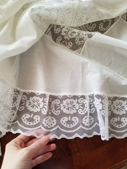 SALE Vintage tablecloth, white, lace, oval, oblong, patchwork, floral, lace, trim, granny chic, shabby chic, country, cottage, table linen, large