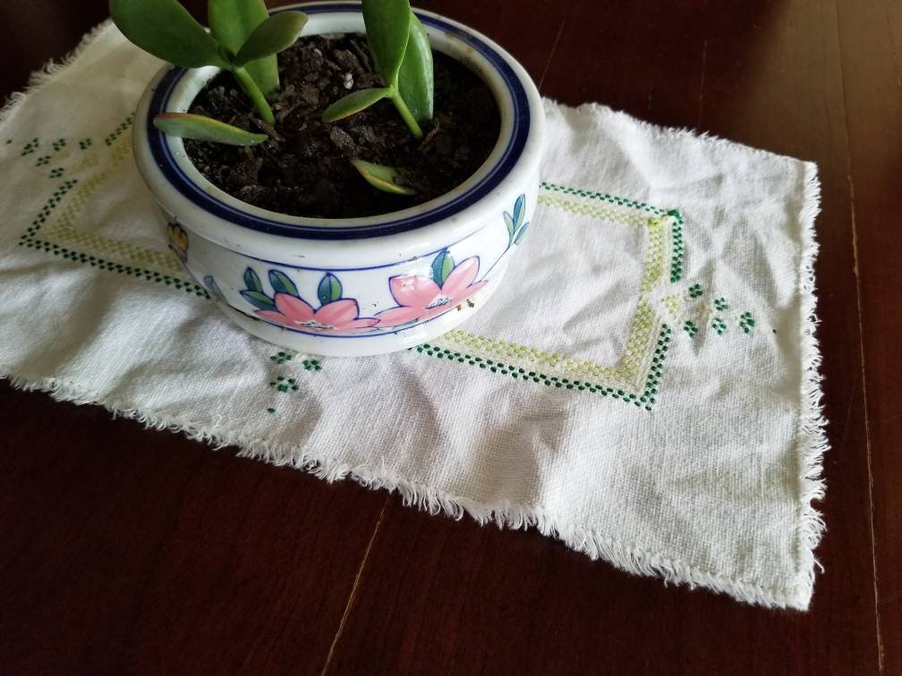 SALE Vintage table runner, embroidered, table linen, white, green, handmade, doily, rectangle, art deco, placemat, fray edge, boho, bohemian