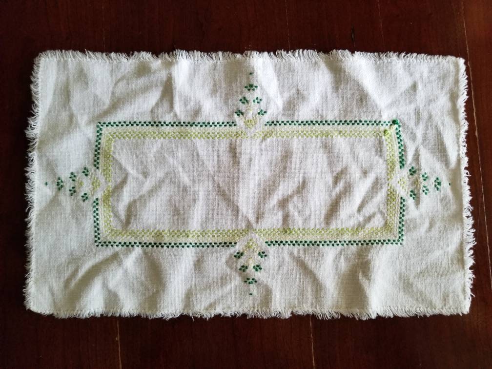 SALE Vintage table runner, embroidered, table linen, white, green, handmade, doily, rectangle, art deco, placemat, fray edge, boho, bohemian