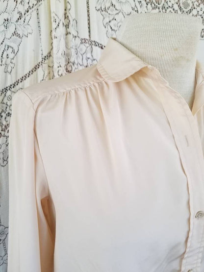 Vintage blouse, Evan Picone, butter yellow, pale, pastel, long sleeves, straight collar, button up front, fancy, dressy, casual, simple, 70s