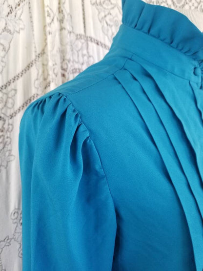 Vintage blouse, Josephine, 14, teal, long sleeves, vibrant, 70s, button up front, pleated, ruffled collar, puff sleeves, covered buttons