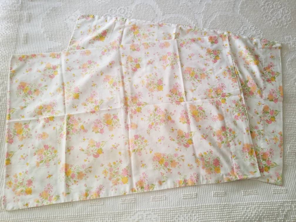 SALE Vintage sheets, Monticello Cannon, full, double, set of 4, fitted, flat, pillowcases, floral, bright, yellow, pink, granny chic, shabby chic