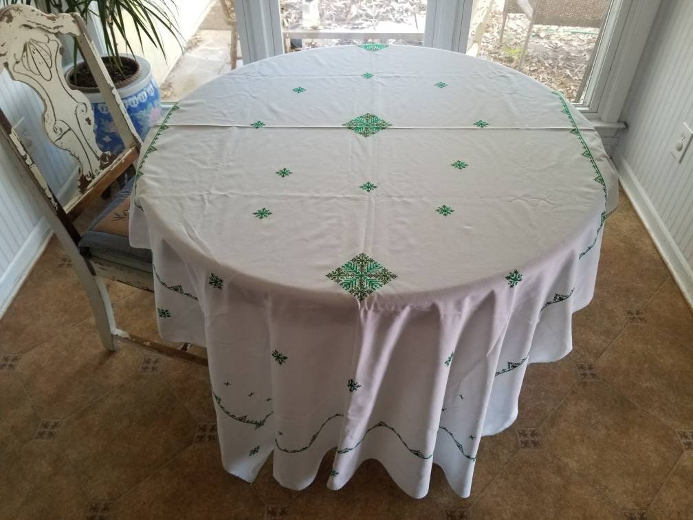 SALE Vintage table setting, set of 11, tablecloth, 10 napkins, embroidered, star, snowflake, green, handmade, table linens, rectangle, Art Deco