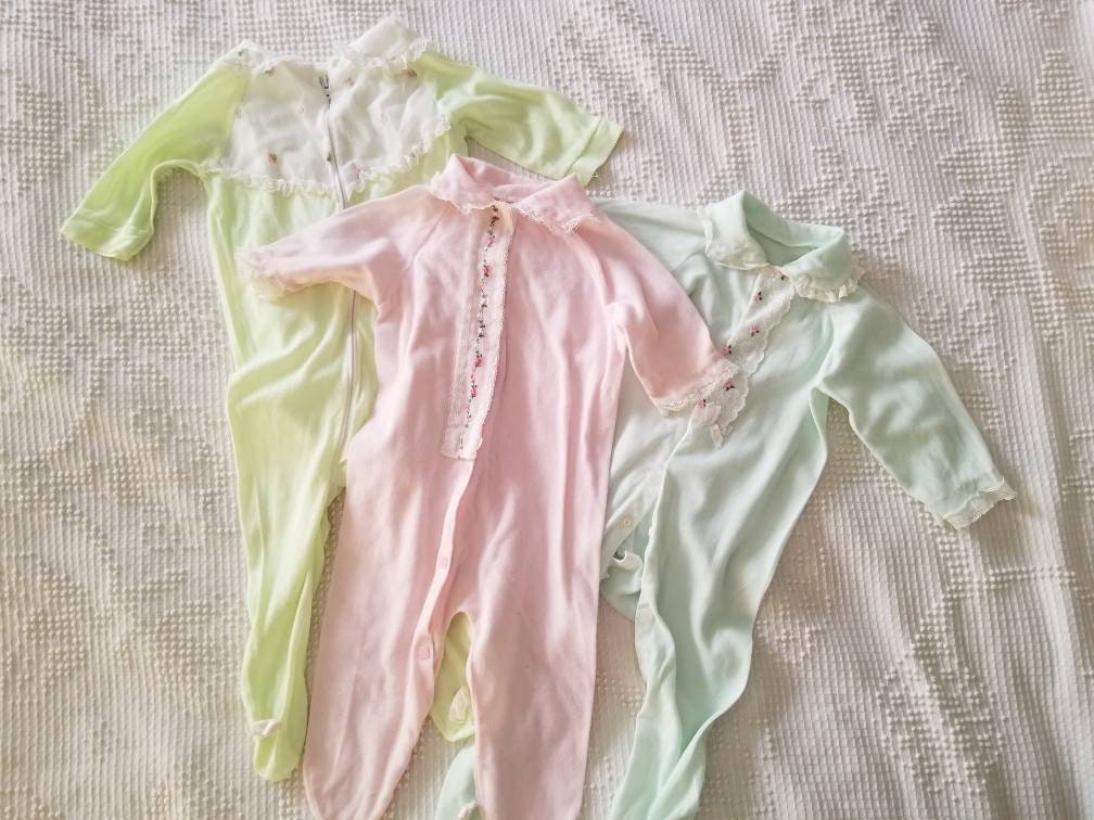 SALE Vintage sleepers, set of 3, footed, pajamas, girl, infant, baby, collar, pink, green, floral, lace, long sleeves, snaps, zipper, newborn