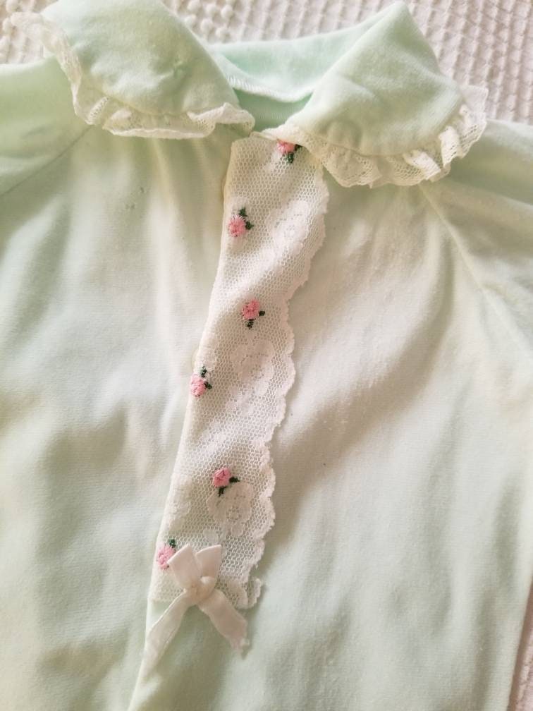 SALE Vintage sleepers, set of 3, footed, pajamas, girl, infant, baby, collar, pink, green, floral, lace, long sleeves, snaps, zipper, newborn