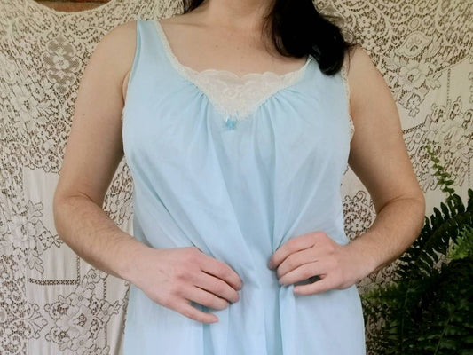 Vintage nightgown, Vanity Fair, SML, one size, blue, sleeveless, lace, floral, knee length, granny chic, cottagecore, peignoir, nylon