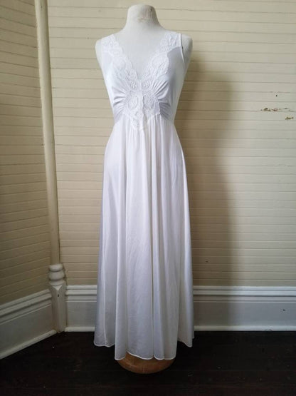 Vintage nightgown, Olga medium white peignoir boudoir maxi ankle length long sexy romantic lingerie V neck sleeveless lace plunge 70s 80s