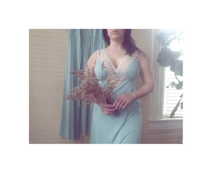 Vintage peignoir set, teal 34 Vanity Fair nightgown robe matching sleeveless long maxi lingerie 70s lace boudoir button up v neckline