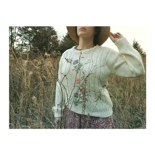 Vintage sweater, Currants medium white pink floral embroidered long sleeves crew neck cottagecore knit pullover braided pattern cosy ribbed