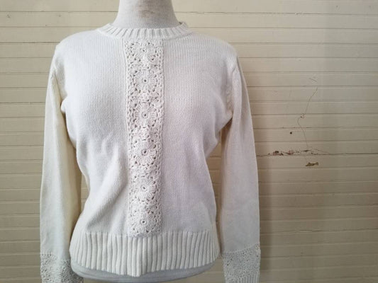 Vintage sweater, white crochet doily floral design knit long sleeve crew neck pullover cottagecore granny grandmillennial simple ribbed M