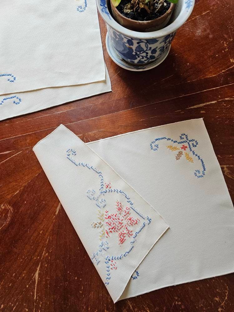 Vintage placemats, set of 4 rectangle handmade cross stitch embroidered 70s blue red floral MCM table linens place setting granny chic